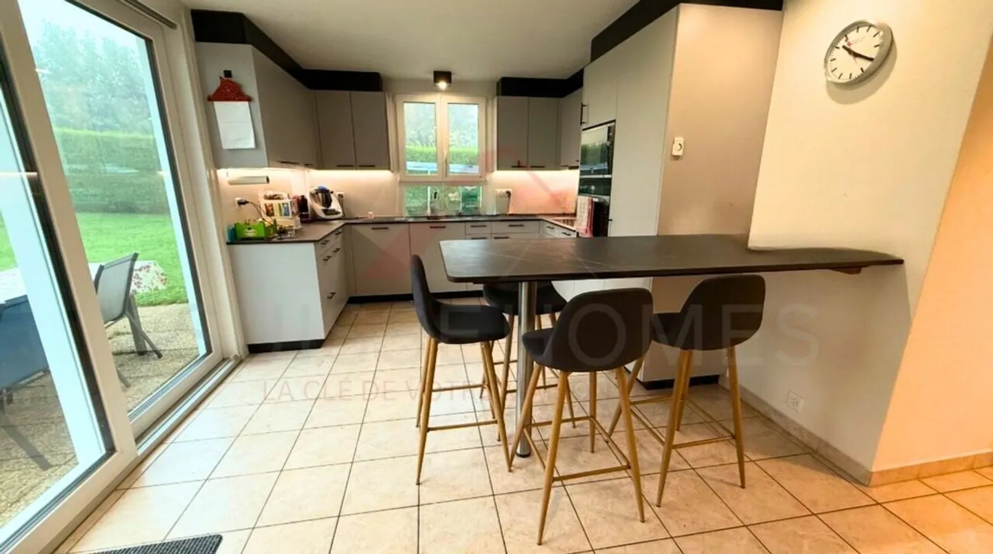 Charmante Familienvilla in Montpreveyres - mit Garten, schönem Außenbereich und - Foto 3 von 10