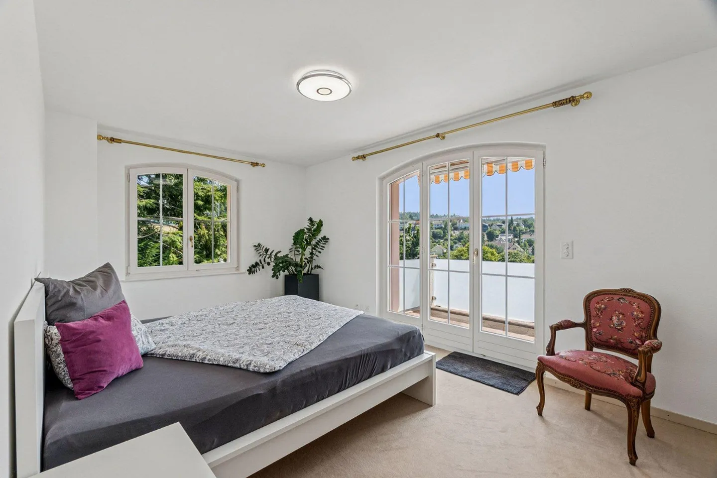 Oasis de retraite avec ambiance lumineuse et piscine privée - Photo 2 sur 4