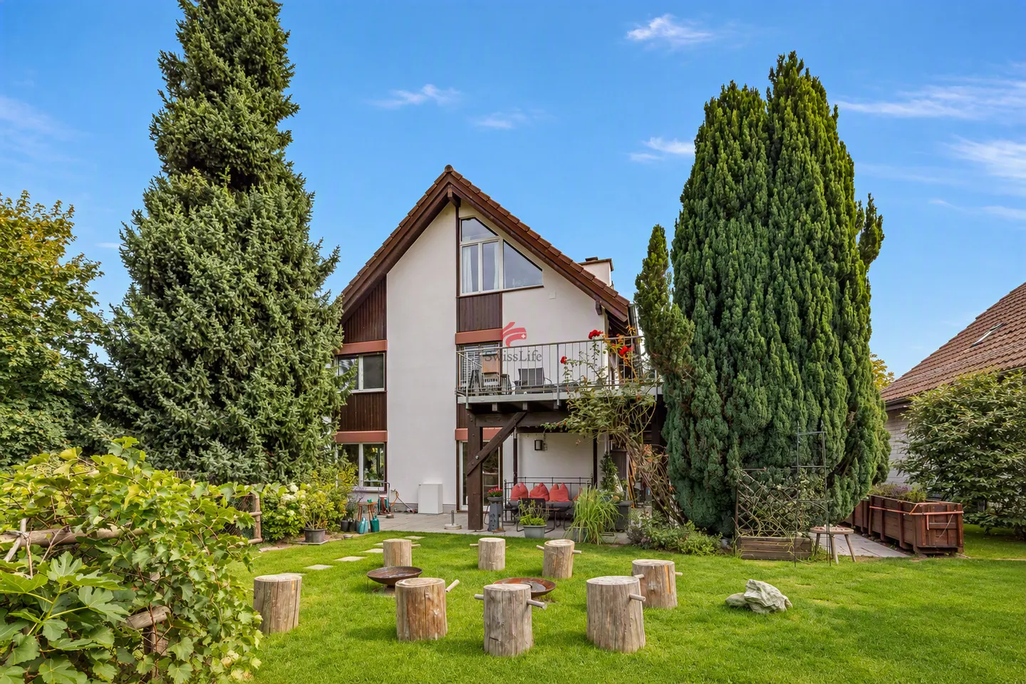 Charmantes Familienhaus mit Garten - Foto 1 von 10