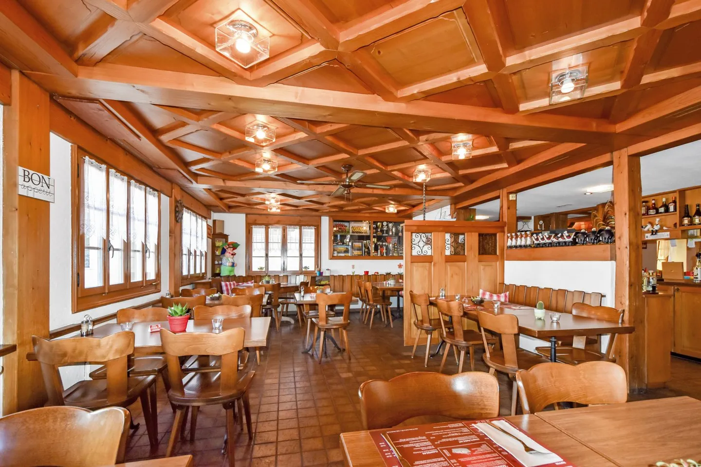 Casa e locanda nel centro di Einsiedeln con un rendimento interessante - Foto 4 di 4