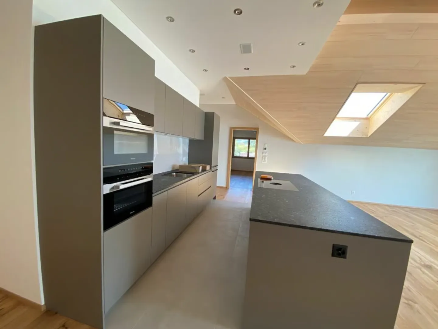 Appartement en attique 4.5 avec vue imprenable - Photo 3 sur 9