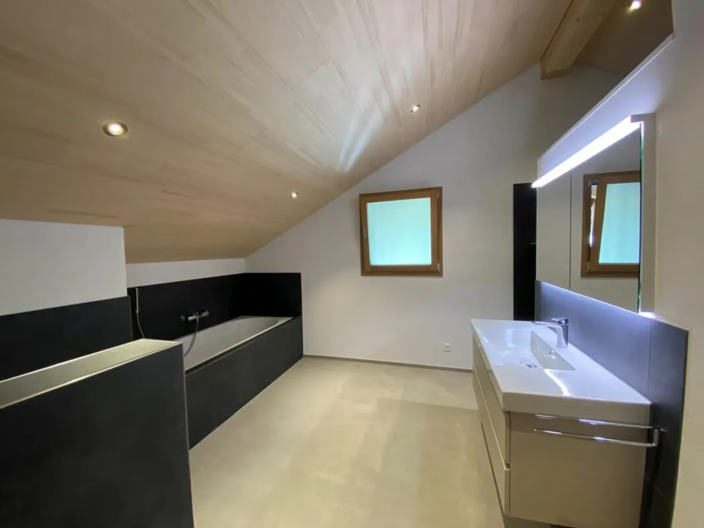 Appartement en attique 4.5 avec vue imprenable - Photo 4 sur 9