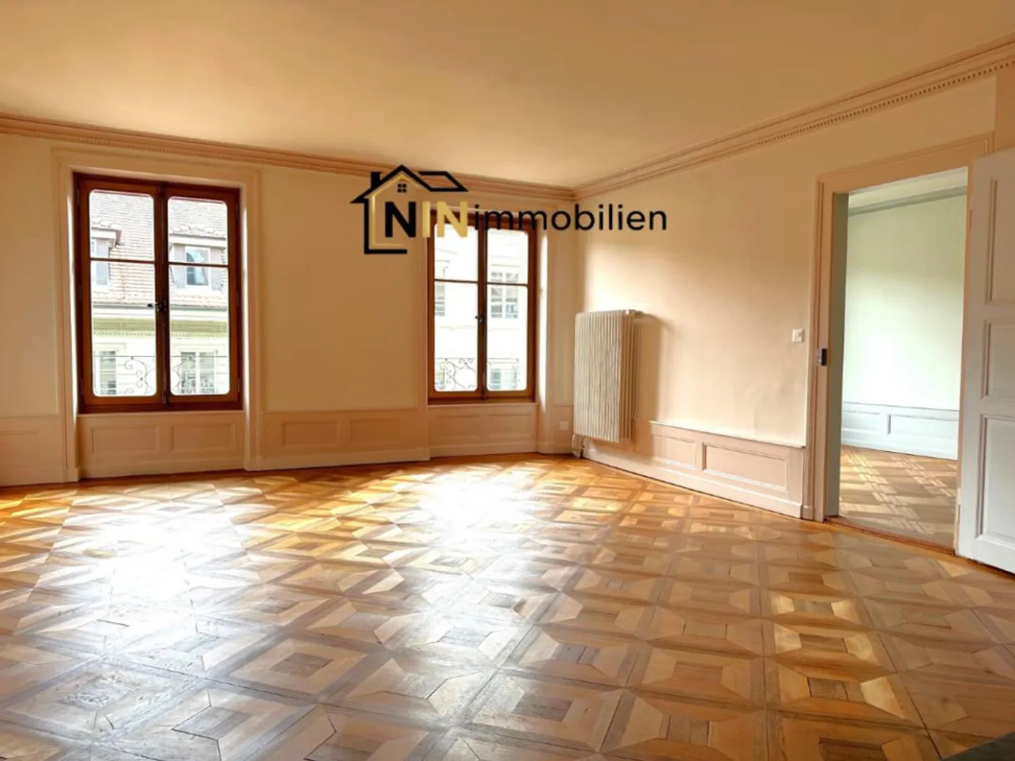 Nobile e ristrutturato con balcone - Foto 2 di 9