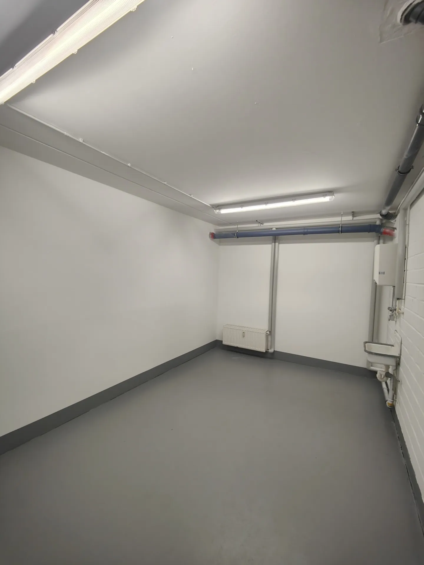 17m2 Salle de stockage Cologne - Colonia-Allee 13 - Photo 9 sur 10