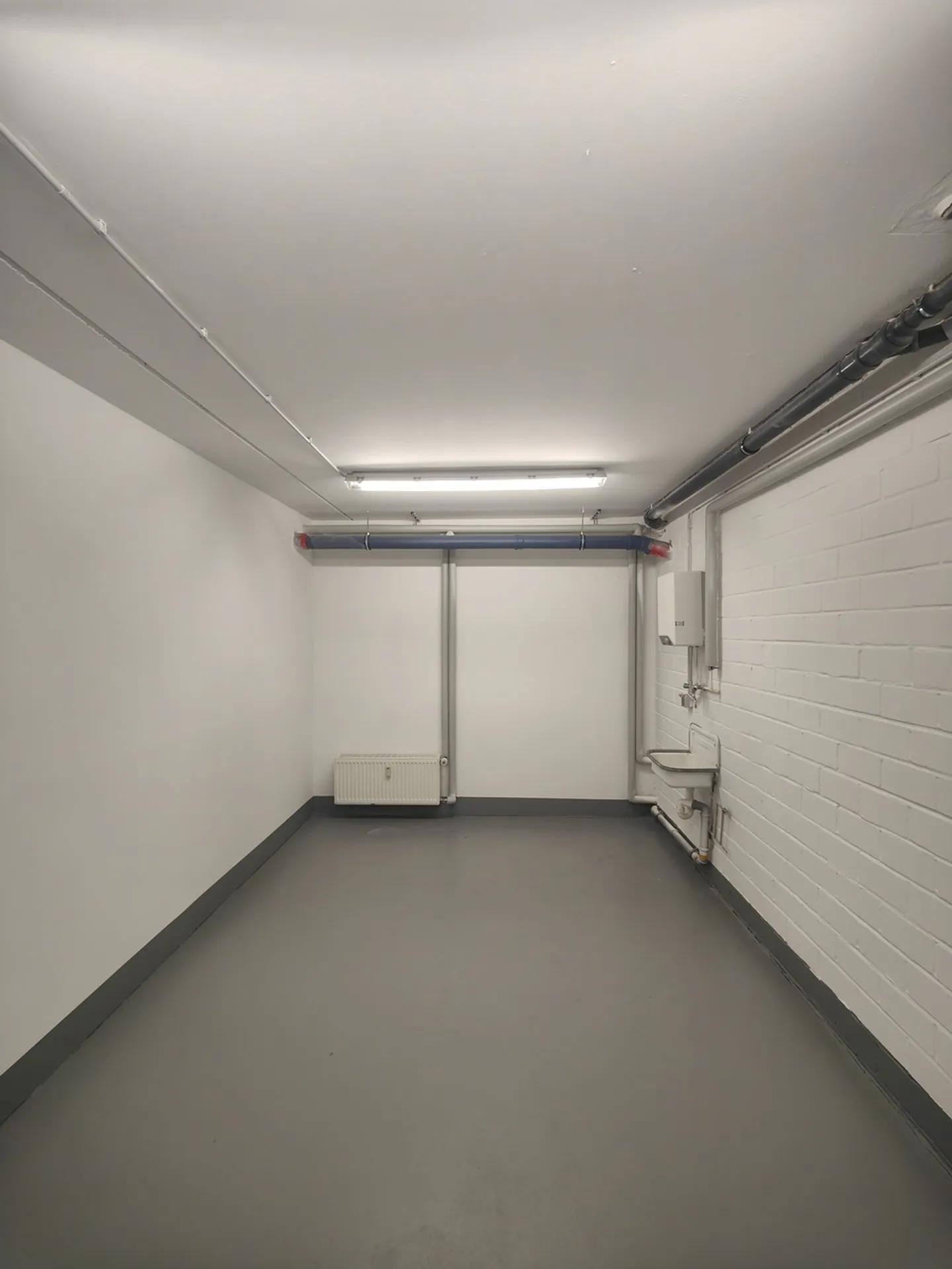 17m2 Salle de stockage Cologne - Colonia-Allee 13 - Photo 1 sur 10