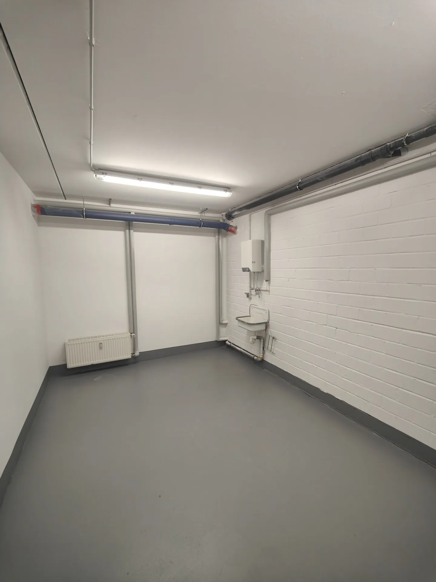 17m2 Salle de stockage Cologne - Colonia-Allee 13 - Photo 4 sur 10