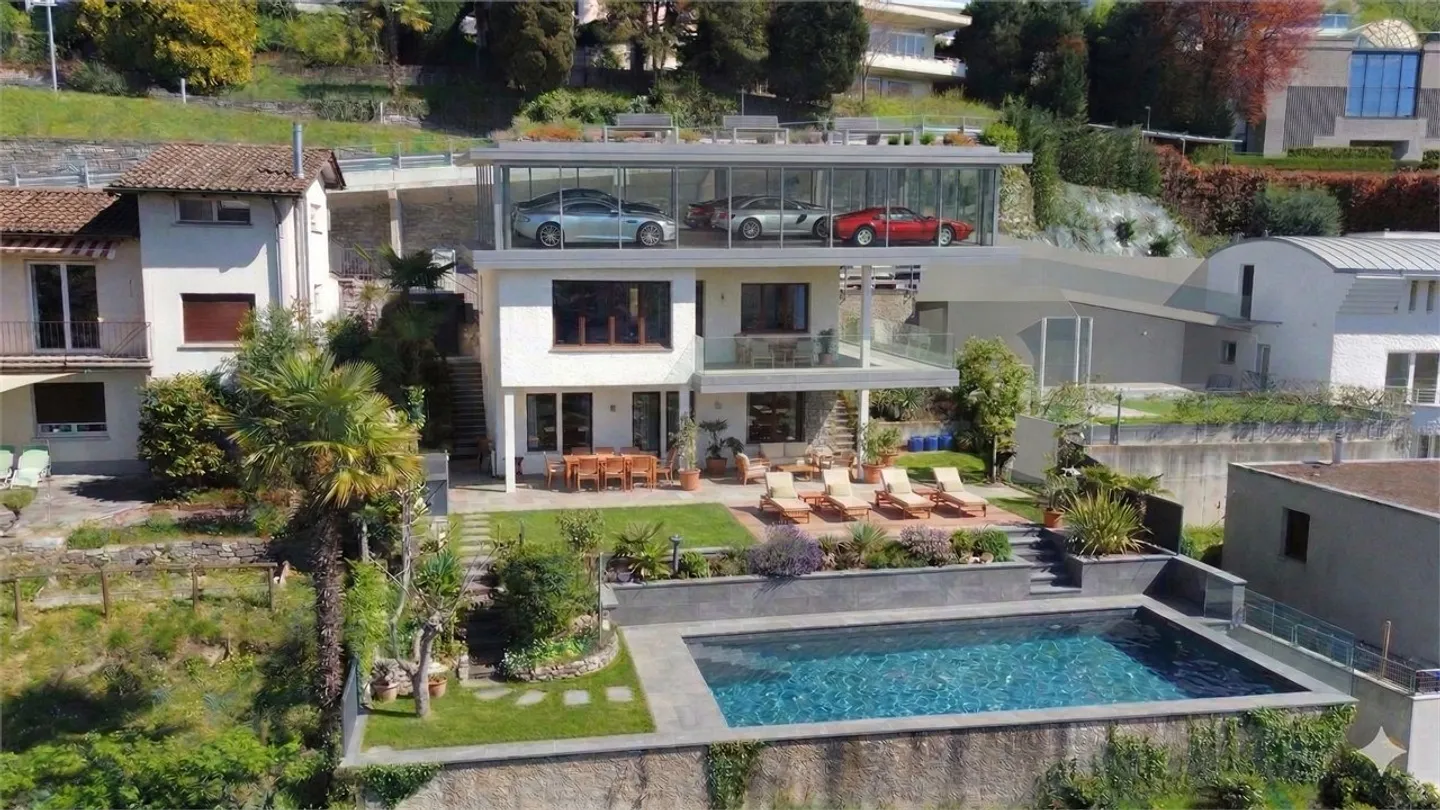 Villa Elegante con Vista Lago - Foto 3 di 21