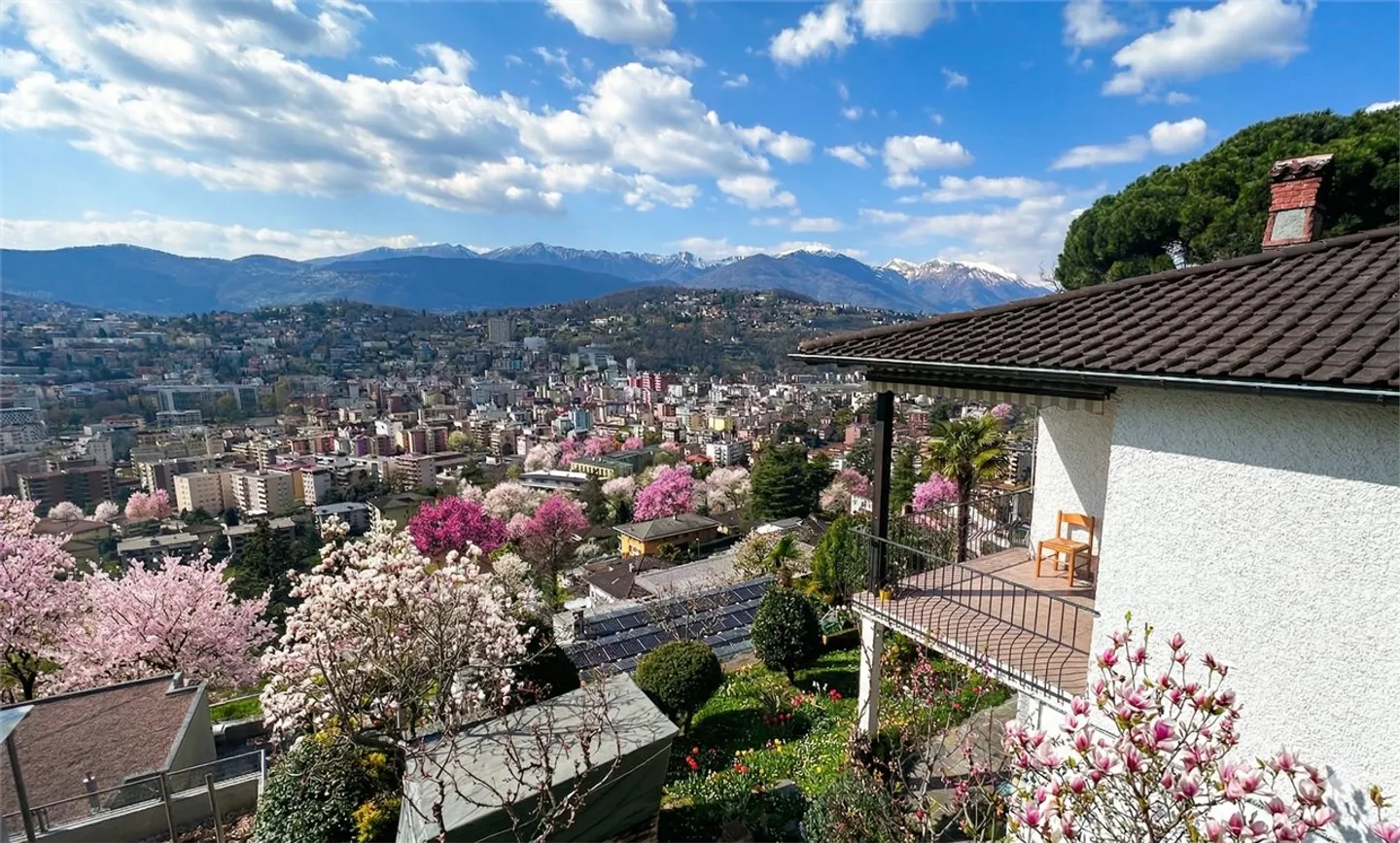 Villa Elegante con Vista Lago - Foto 12 di 21