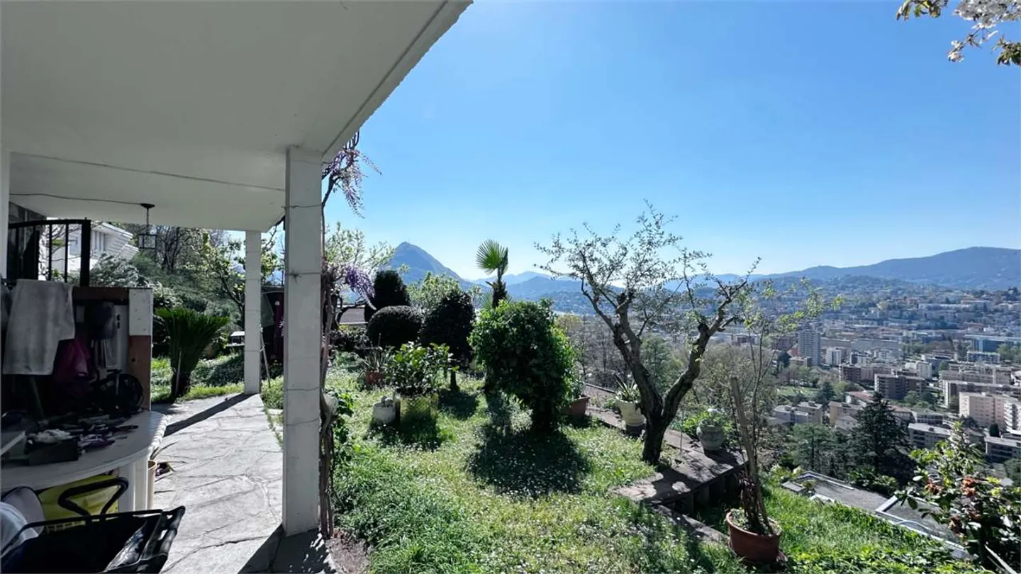 Villa Elegante con Vista Lago - Foto 13 di 21