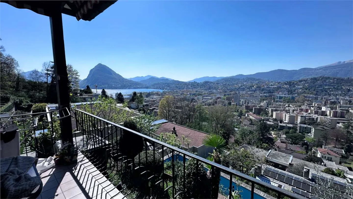 Villa Elegante con Vista Lago - Foto 14 di 21