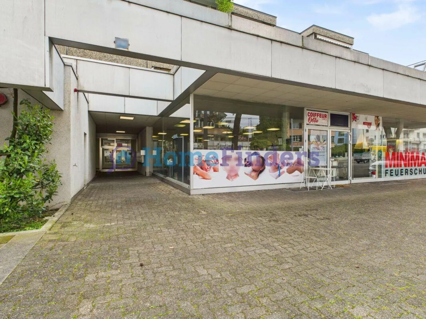 Spazio commerciale in una posizione ben frequentata - Foto 2 di 6