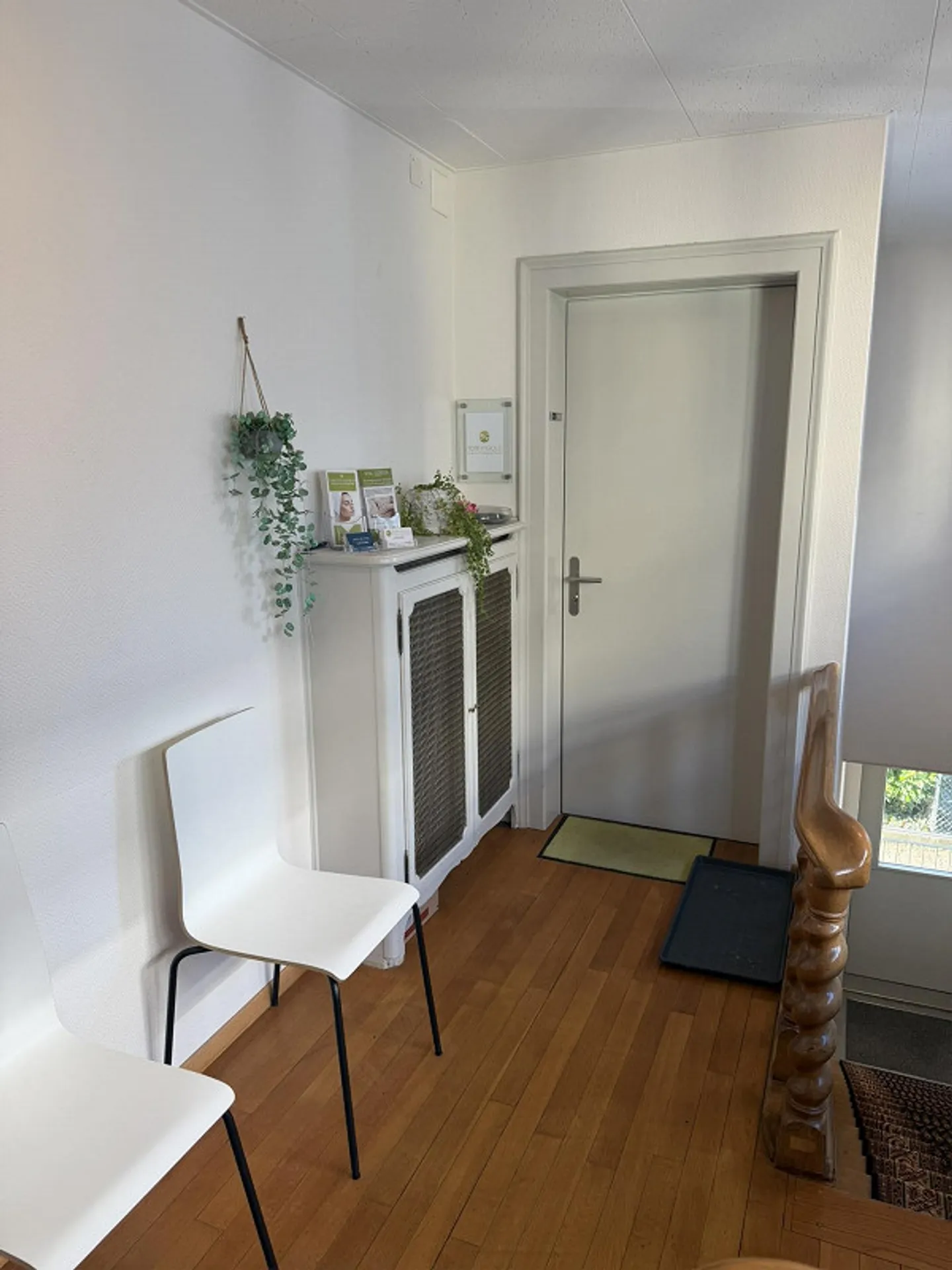 Practice or office space in a charming commercial building - Photo 6 of 6