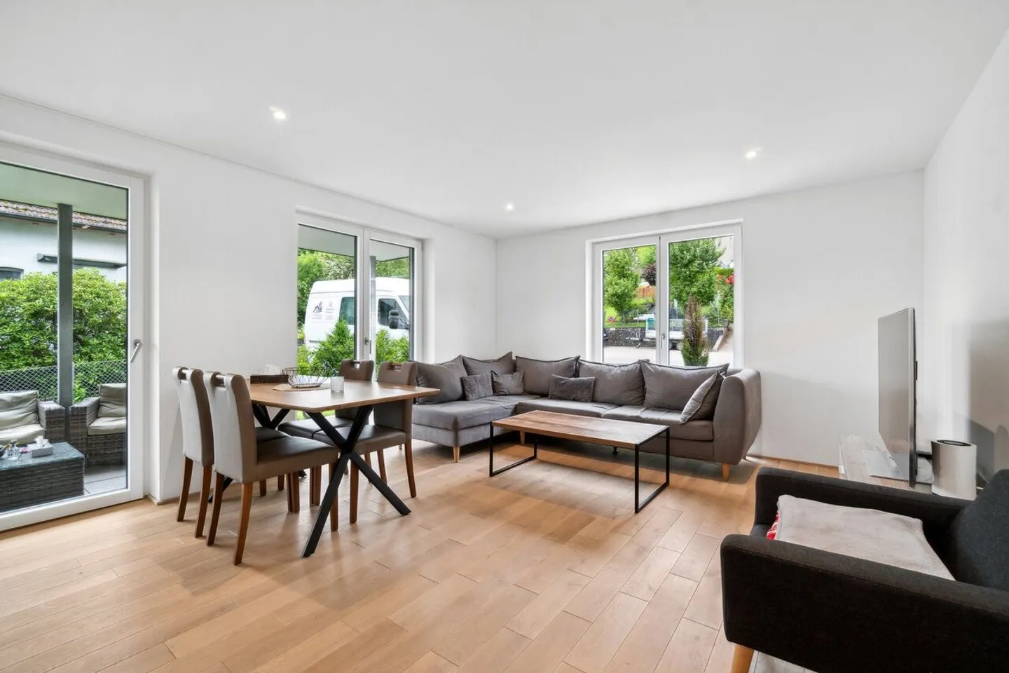 «Neuwertige 4,5-Zimmer-Maisonette mit eigenem Garten» - Foto 3 von 13