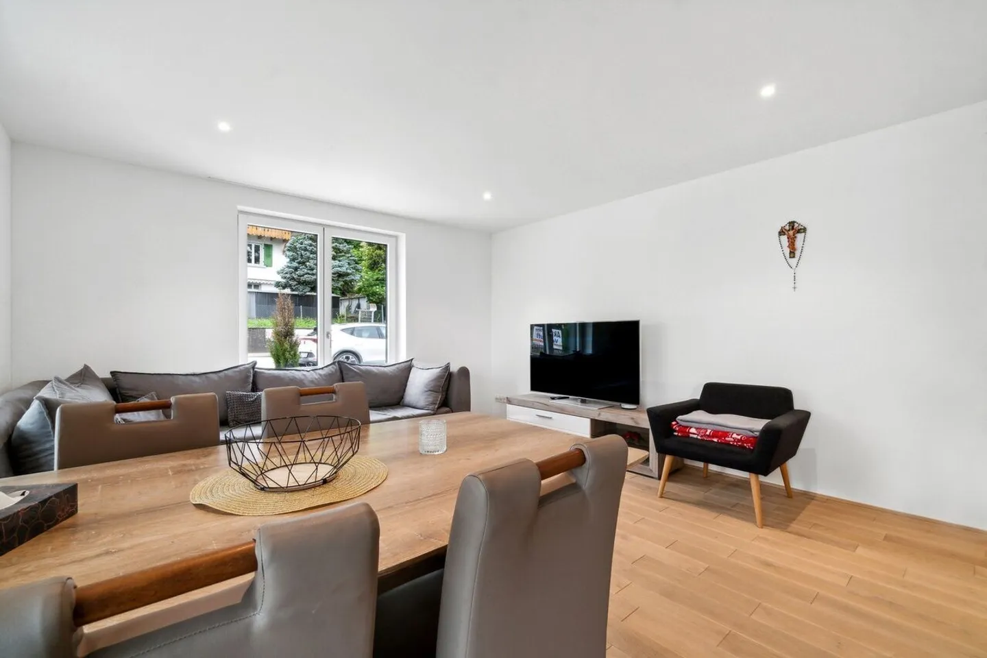 «Neuwertige 4,5-Zimmer-Maisonette mit eigenem Garten» - Foto 4 von 13