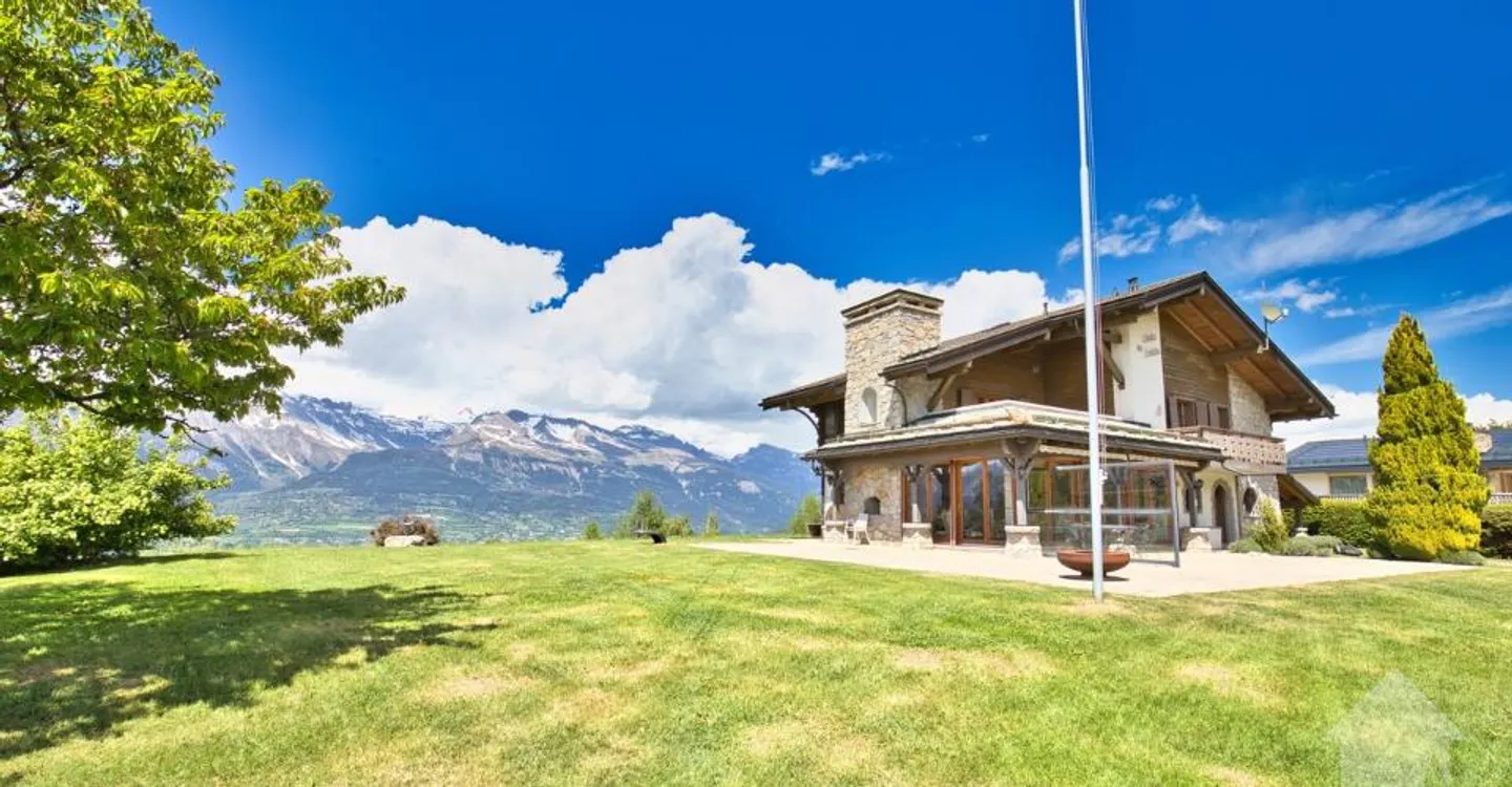 Chalet Charmant avec Vue Panoramique - Photo 2 sur 12