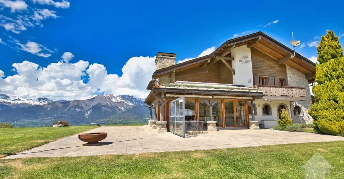 Chalet Charmant avec Vue Panoramique - Photo 3 sur 12