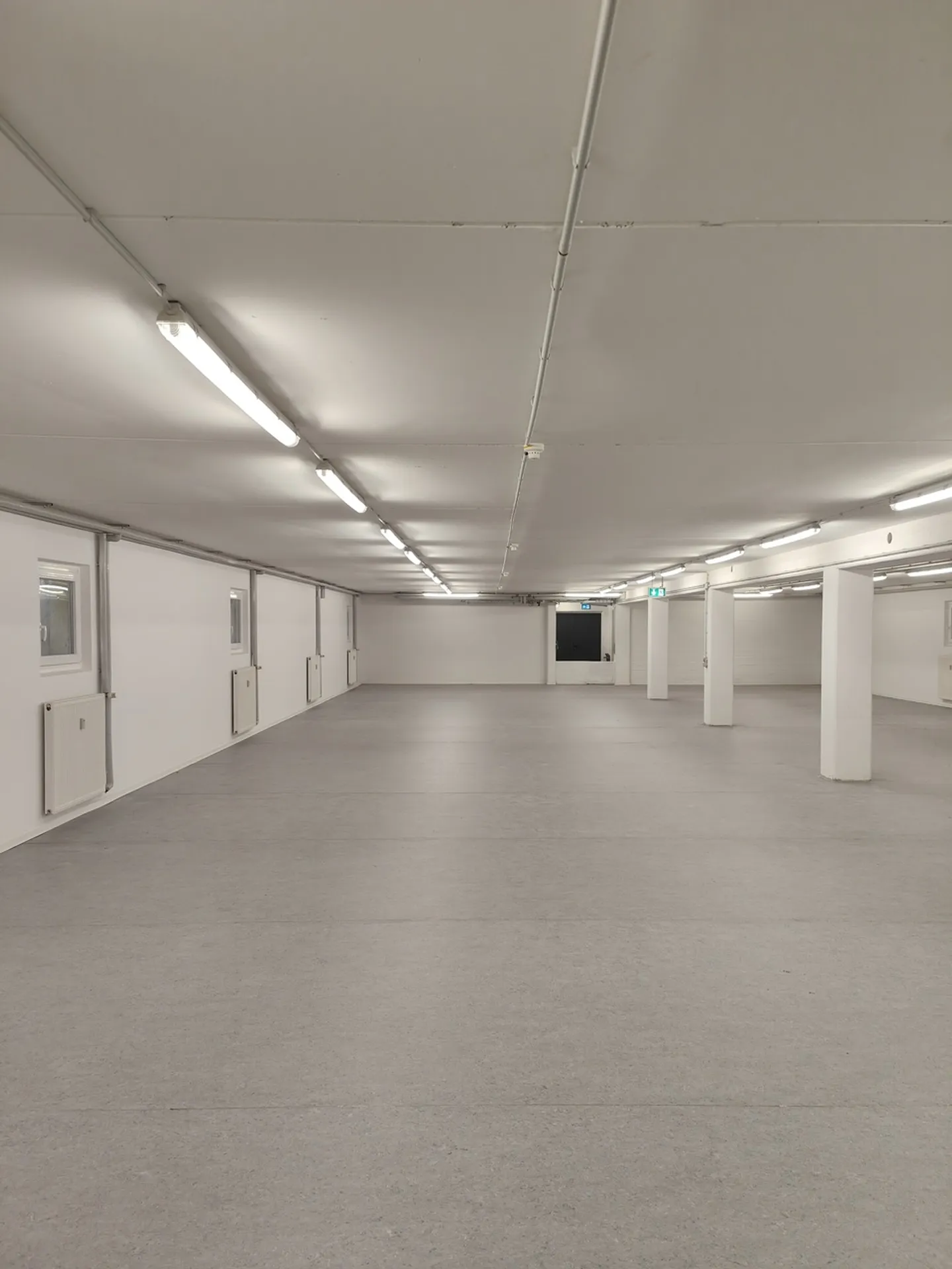 Espace de stockage de 384m2 Cologne - Colonia-Allee 13 - Photo 2 sur 13