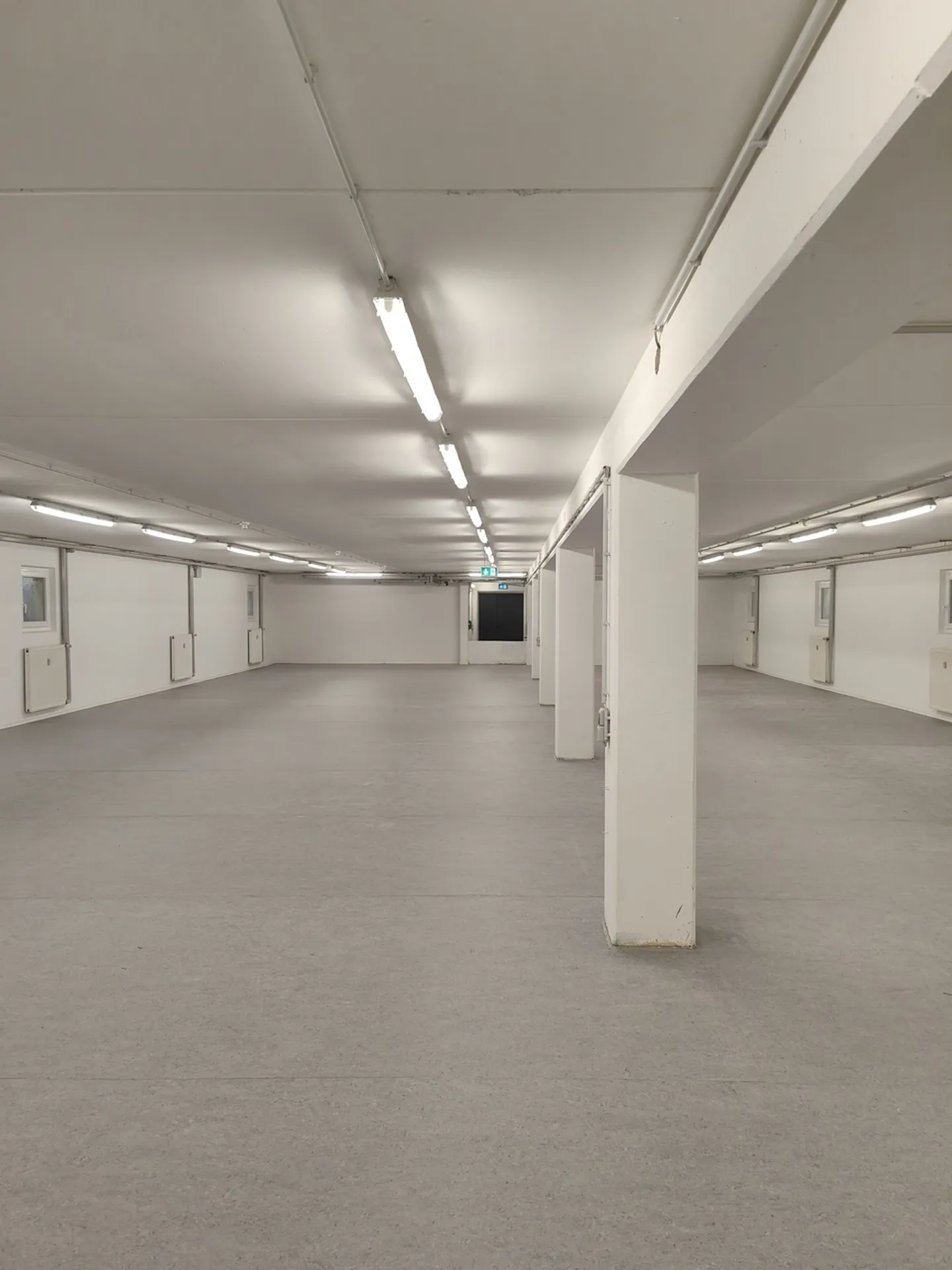 Espace de stockage de 384m2 Cologne - Colonia-Allee 13 - Photo 3 sur 13