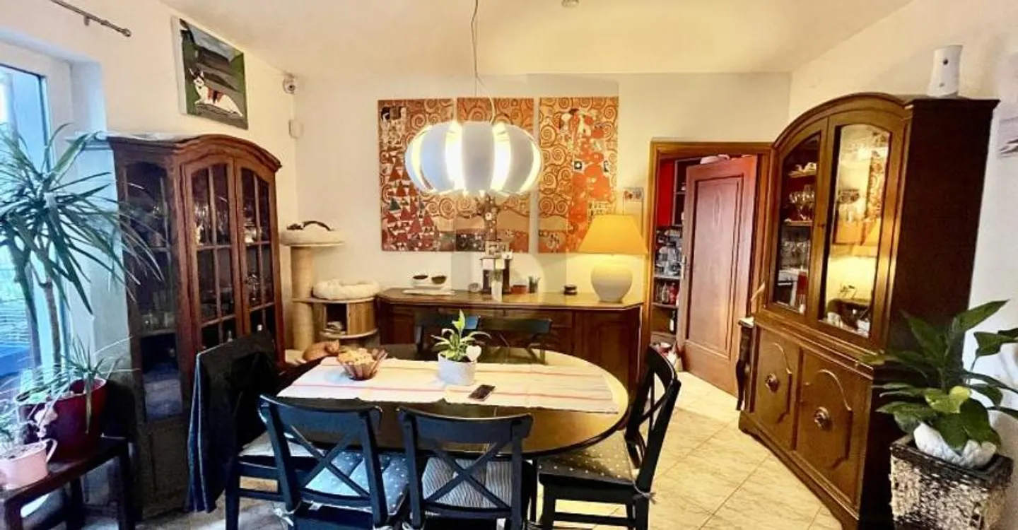 VERY SPACIOUS AND BRIGHT TWO-FAMILY HOUSE WITH GARDEN - Photo 4 of 6
