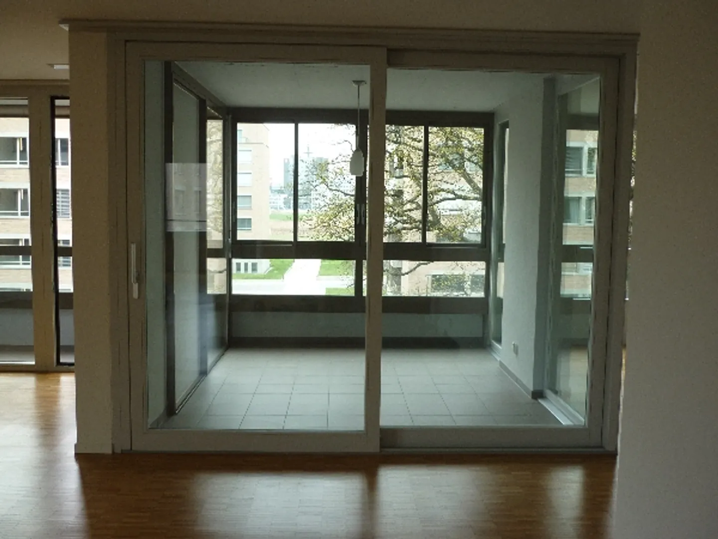 Helle Wohnung zwischen Stadt und See - Foto 6 von 7