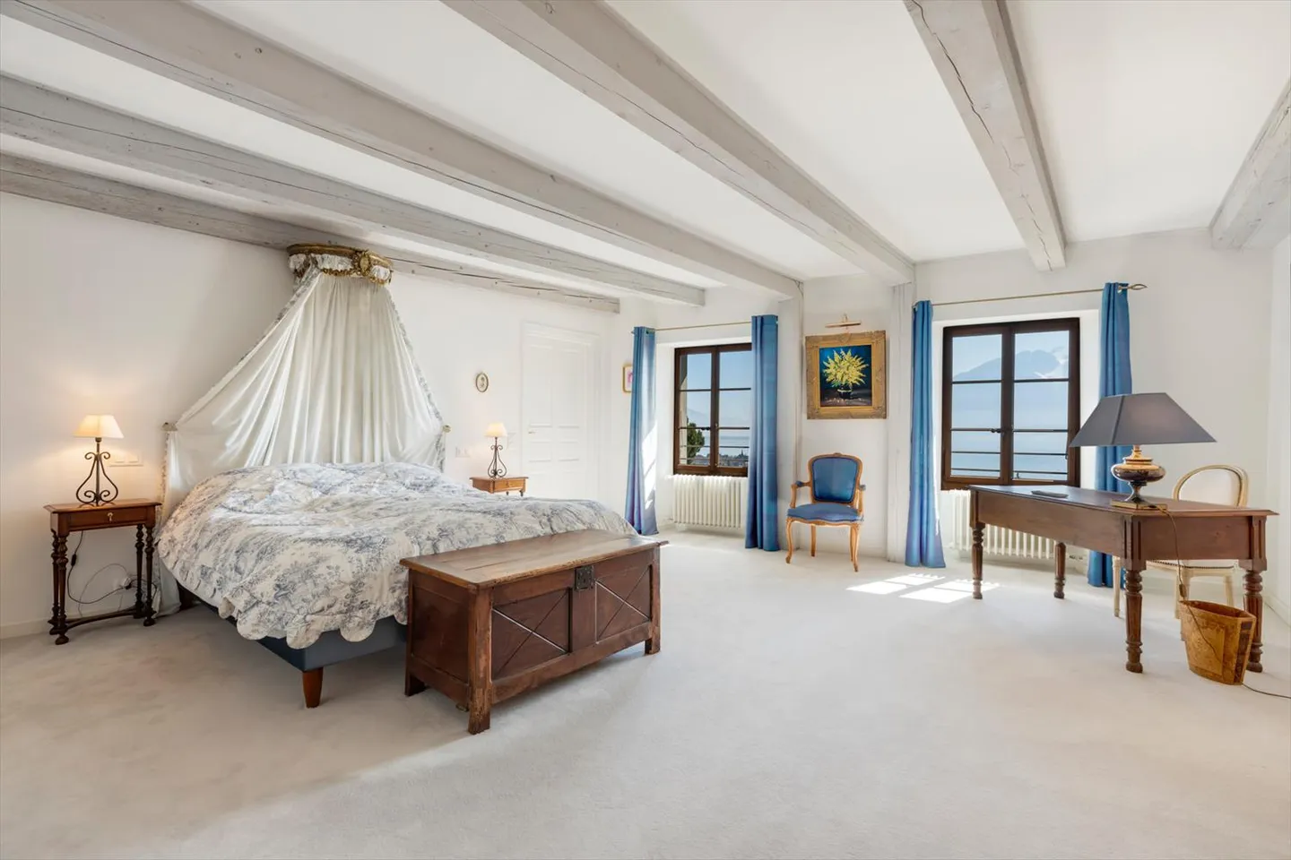 Elegant historic property with stunning lake views - Photo 9 of 13