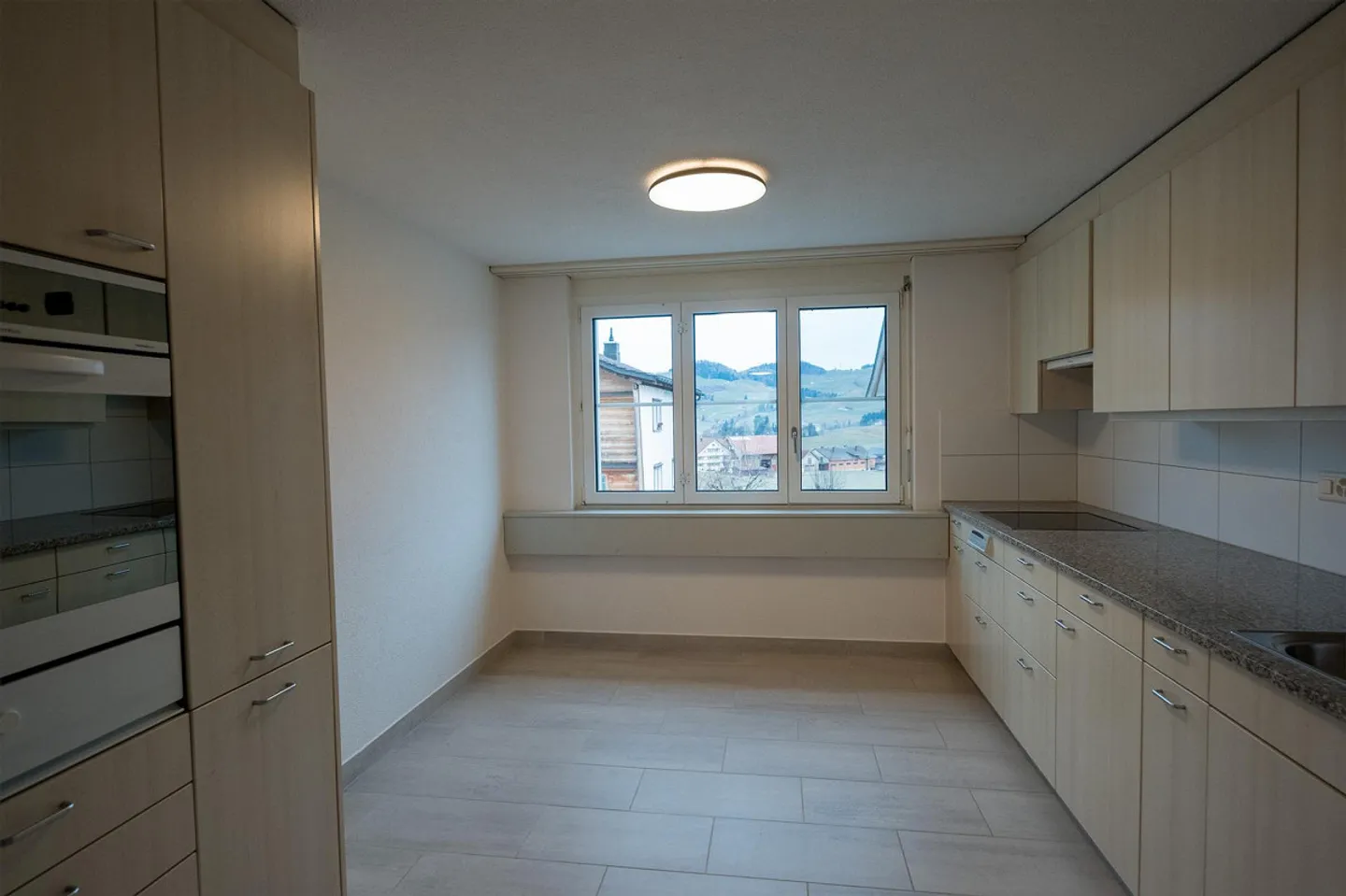 Appartement lumineux de 4,5 pièces avec balcon - Photo 5 sur 15