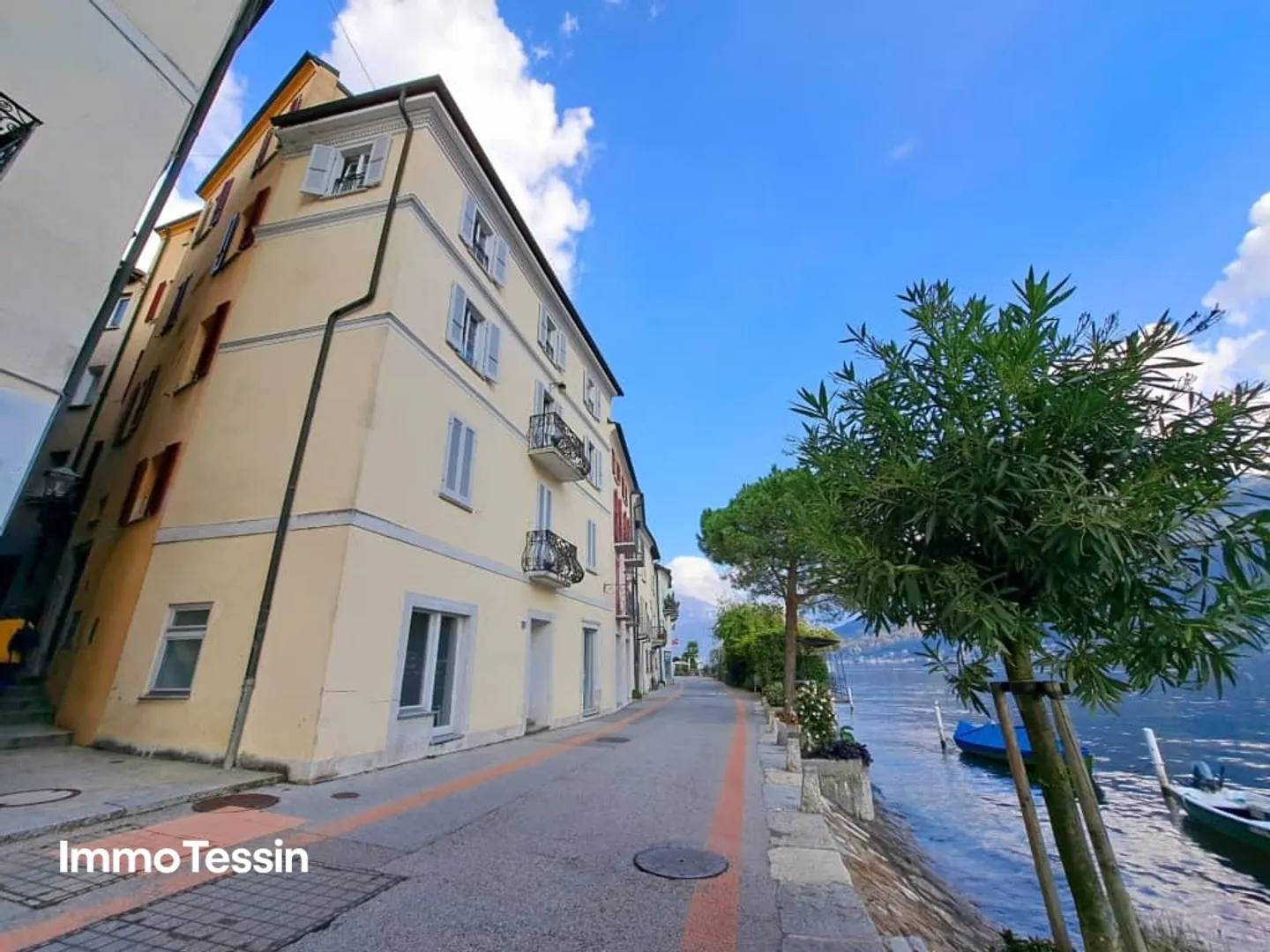 UNIQUE: Renovation project on the famous promenade of Morcote in the historic center - Photo 3 of 13