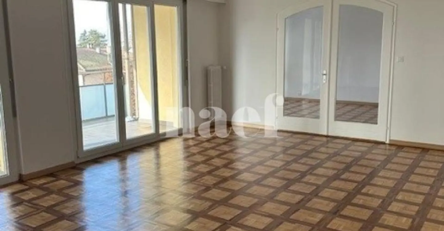 Apartment - Photo 2 of 10