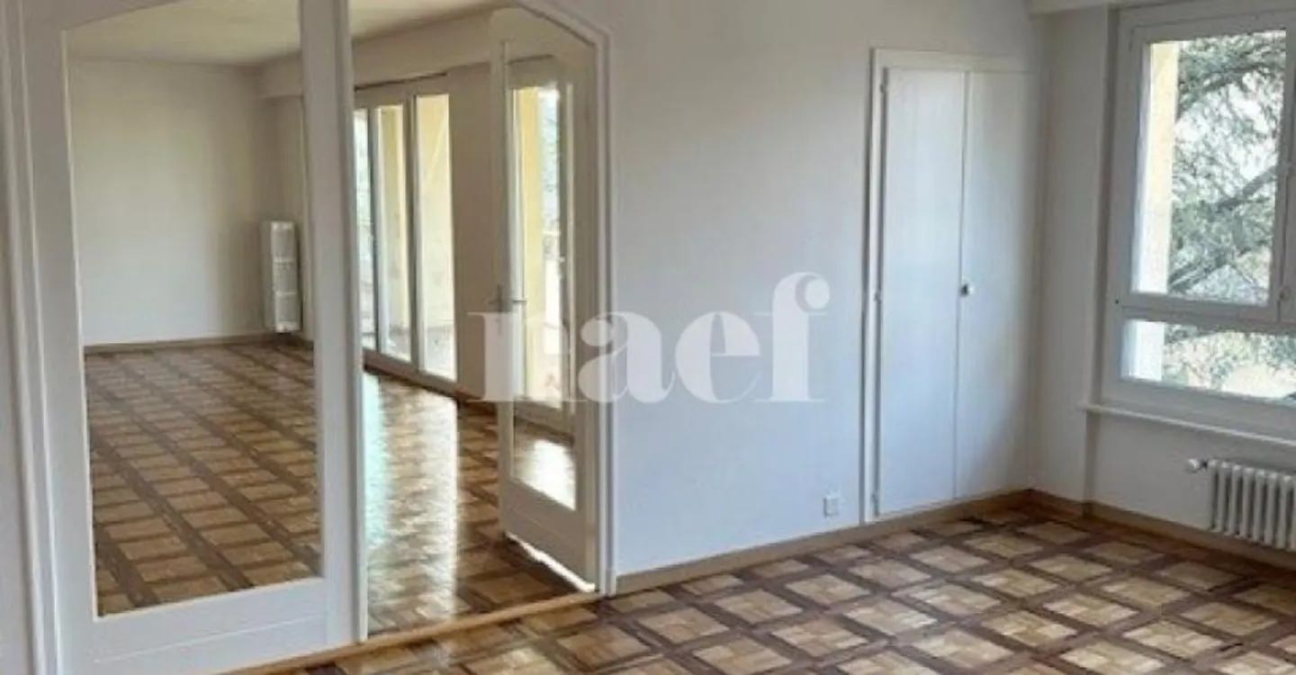 Apartment - Photo 4 of 10