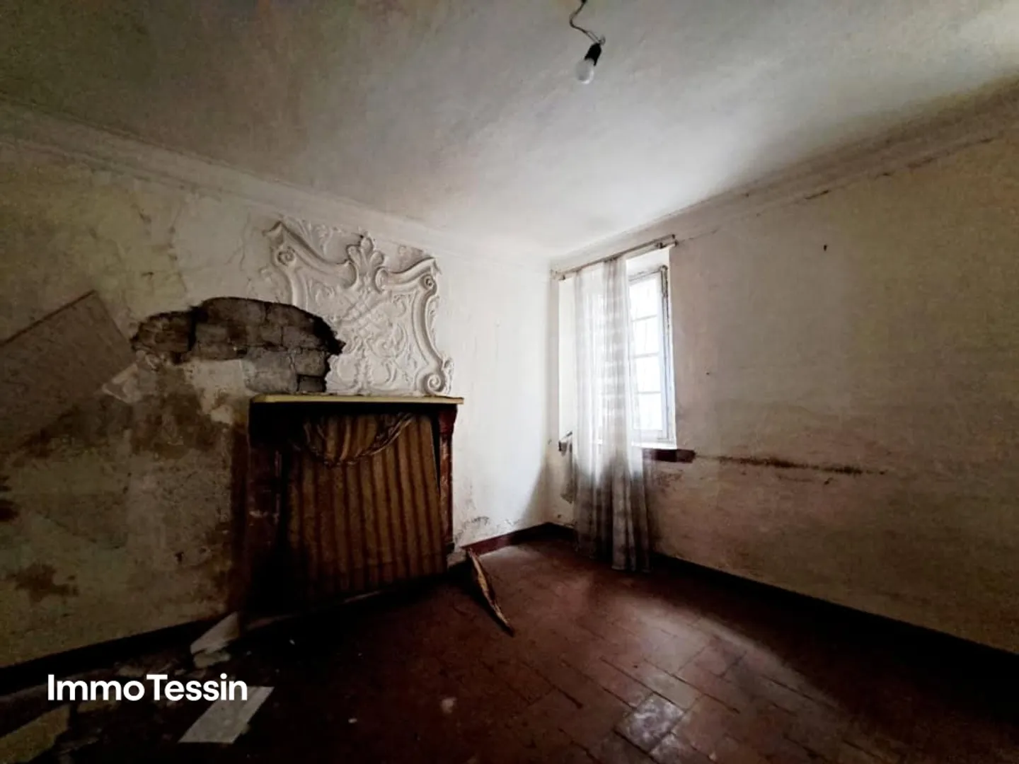 UNIQUE: Renovation project on the famous promenade of Morcote in the historic center - Photo 11 of 13