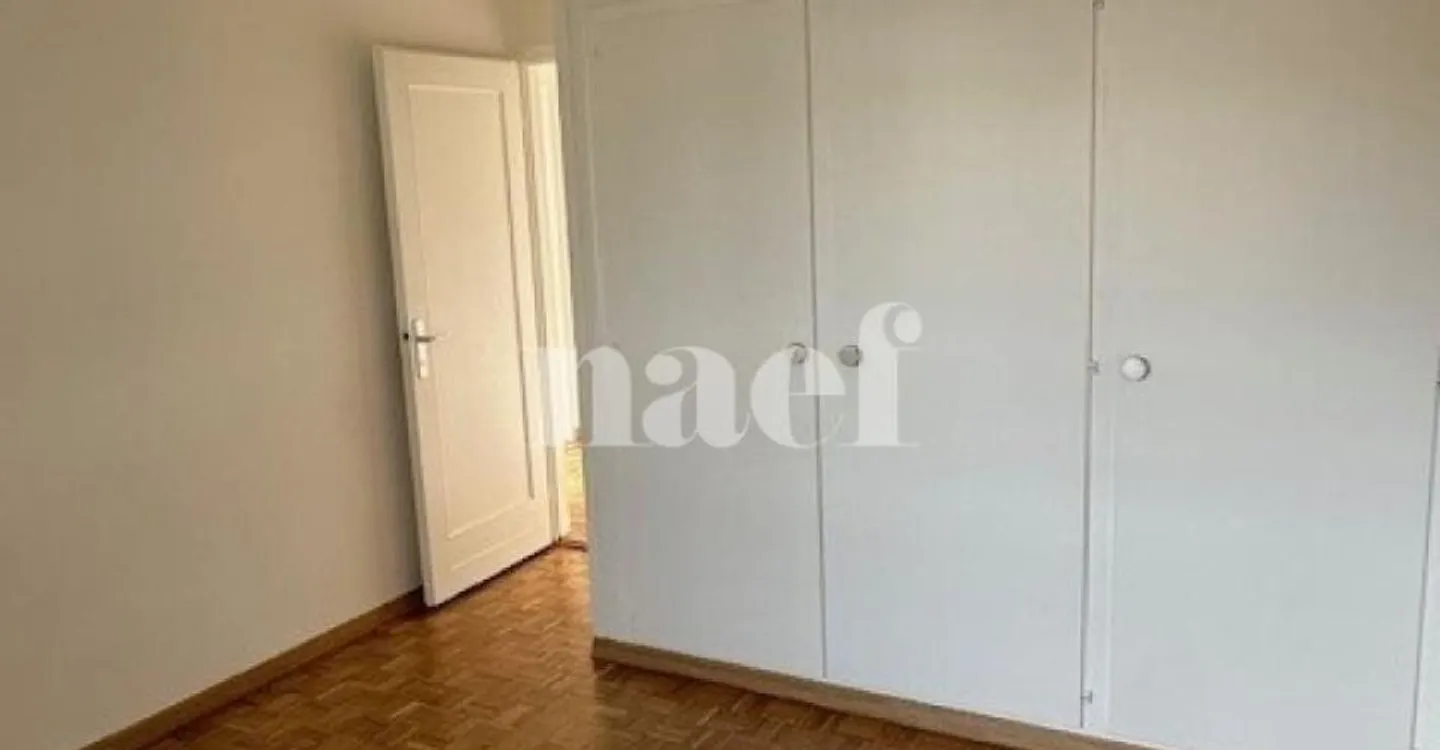 Apartment - Photo 8 of 10