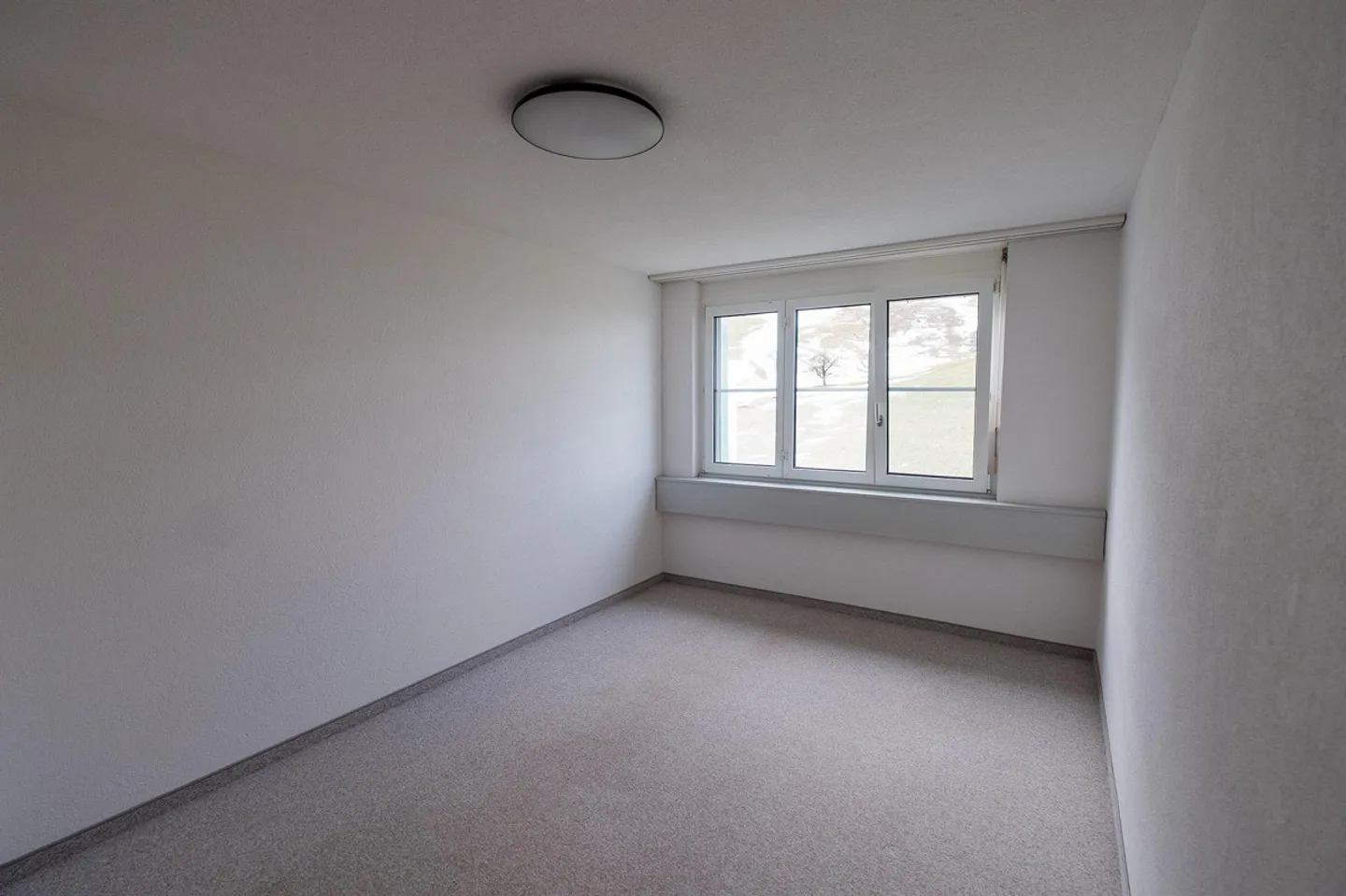 Appartement lumineux de 4,5 pièces avec balcon - Photo 9 sur 15