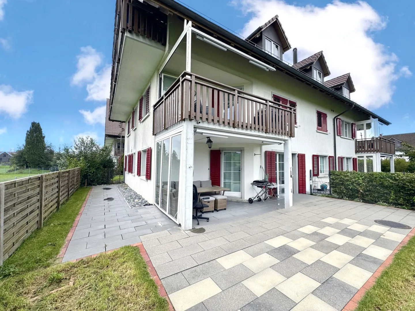 Modernes Wohnen mit Gartenidylle in Höri - Foto 1 von 12