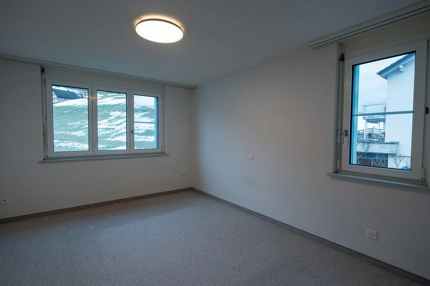 Appartement lumineux de 4,5 pièces avec balcon - Photo 10 sur 15