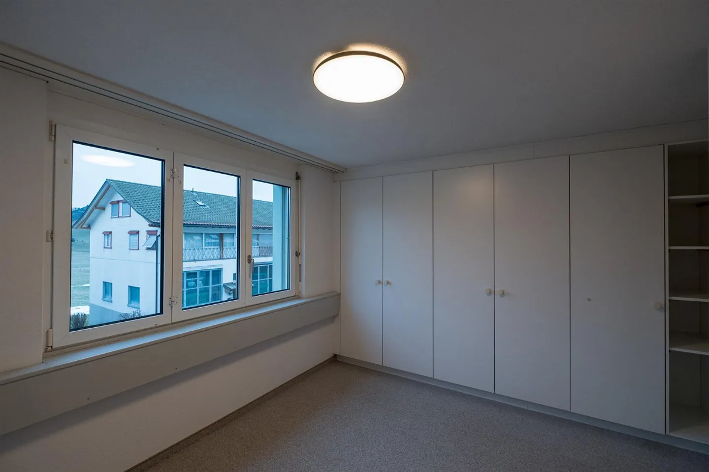 Appartement lumineux de 4,5 pièces avec balcon - Photo 11 sur 15