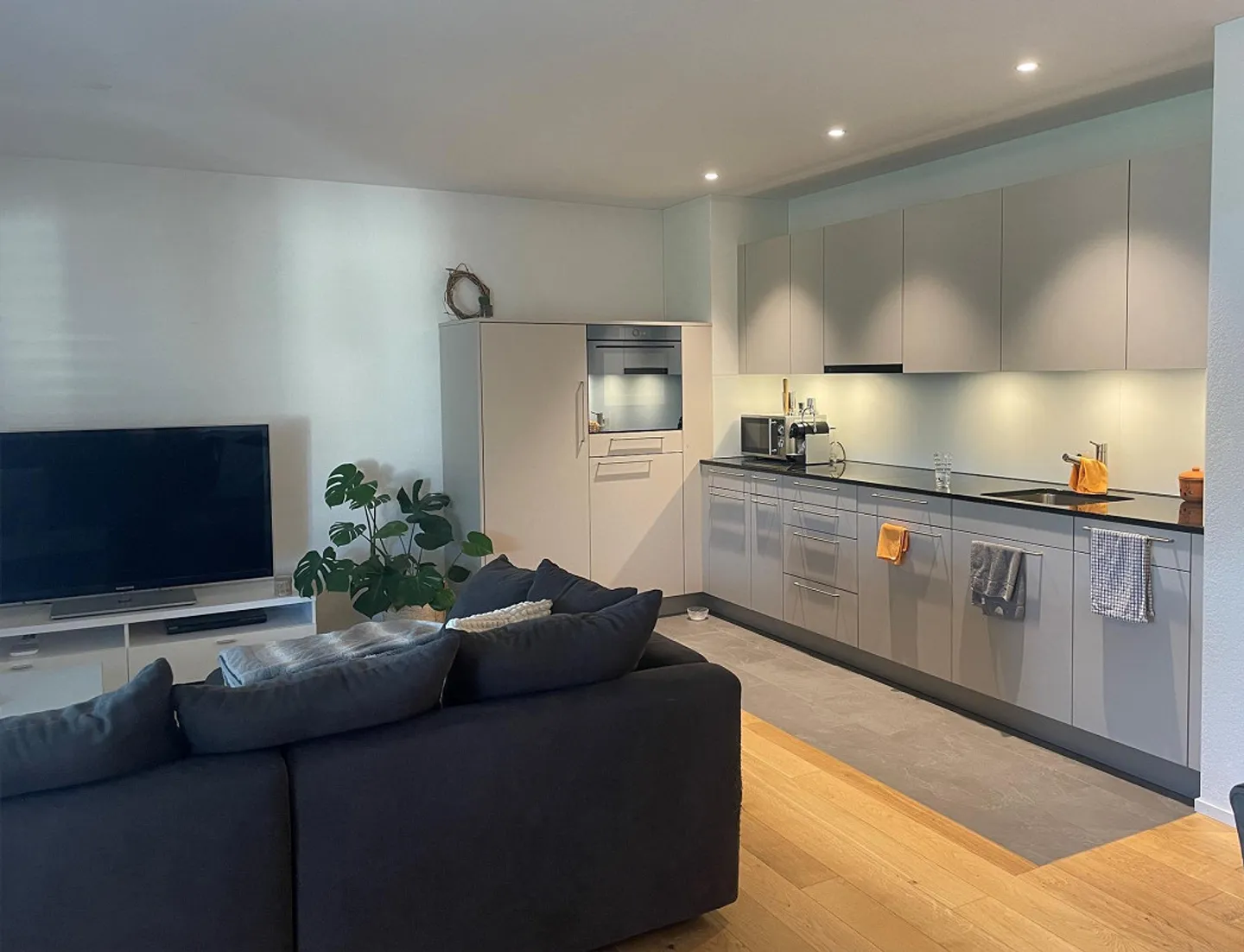 Appartamento moderno ed efficiente dal punto di vista energetico di 2,5 locali - Foto 3 di 8