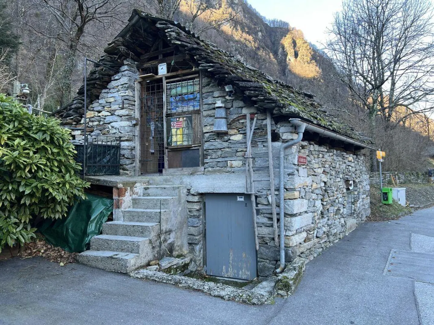 Casa monofamiliare con rustico e terreno - Foto 12 di 14