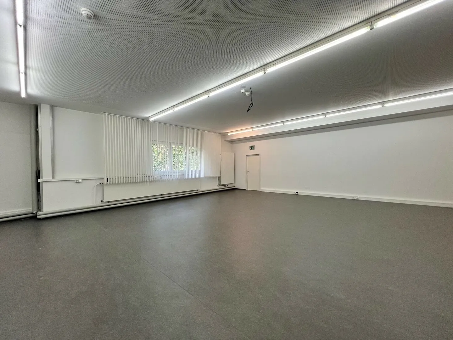 Mischgenutztes Gebäude mieten - Foto 2 von 7