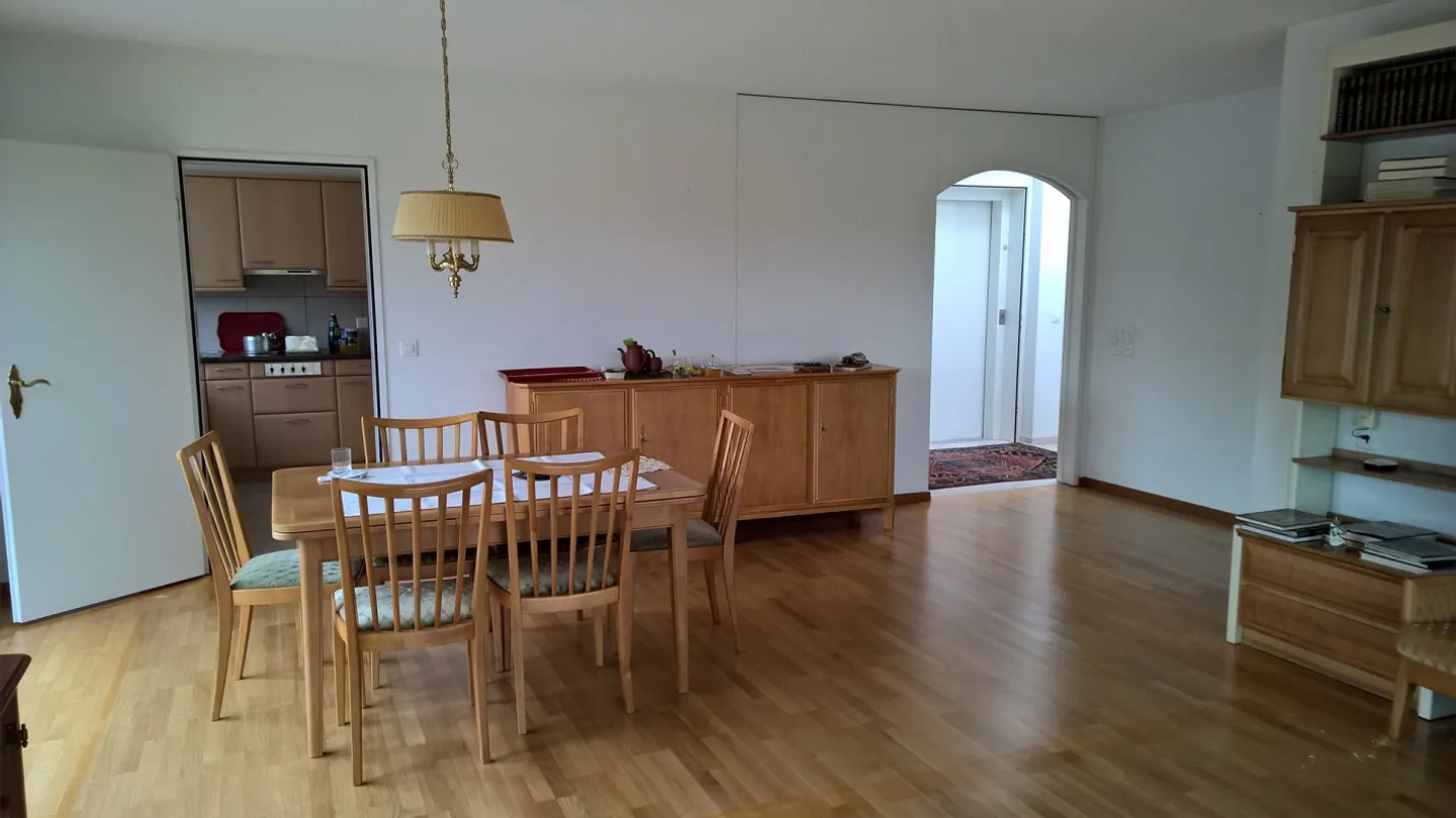 DIRECTAMENTE NELL'APPARTAMENTO CON L'ASCENSORE - Foto 5 di 9