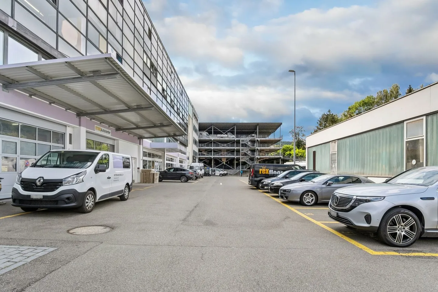 Mischgenutztes Gebäude mieten - Foto 5 von 7