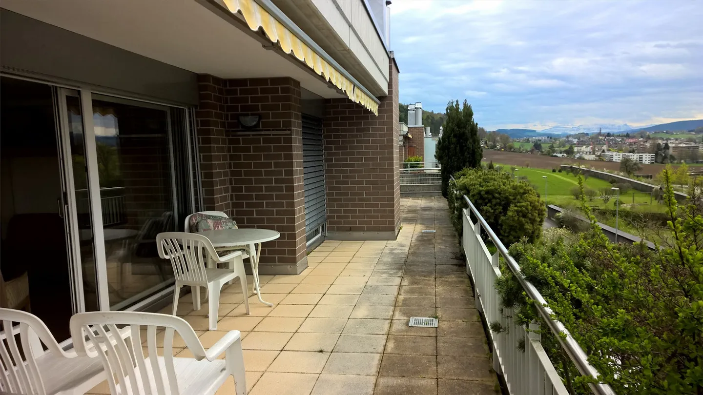 DIRECTAMENTE NELL'APPARTAMENTO CON L'ASCENSORE - Foto 2 di 9