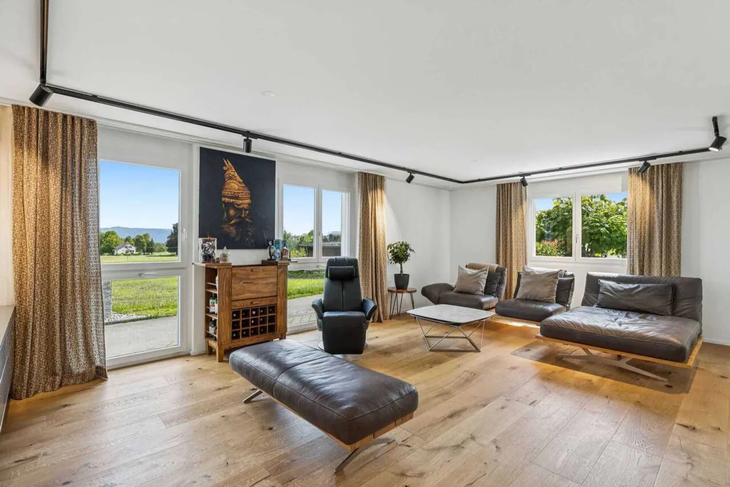 Grosszügige 5.5-Zimmer-Gartenwohnung in Abtwil – frisch renoviert und bezugsbereit - Foto 3 von 13