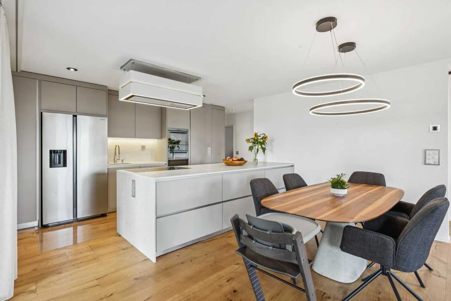 Grosszügige 5.5-Zimmer-Gartenwohnung in Abtwil – frisch renoviert und bezugsbereit - Foto 4 von 13