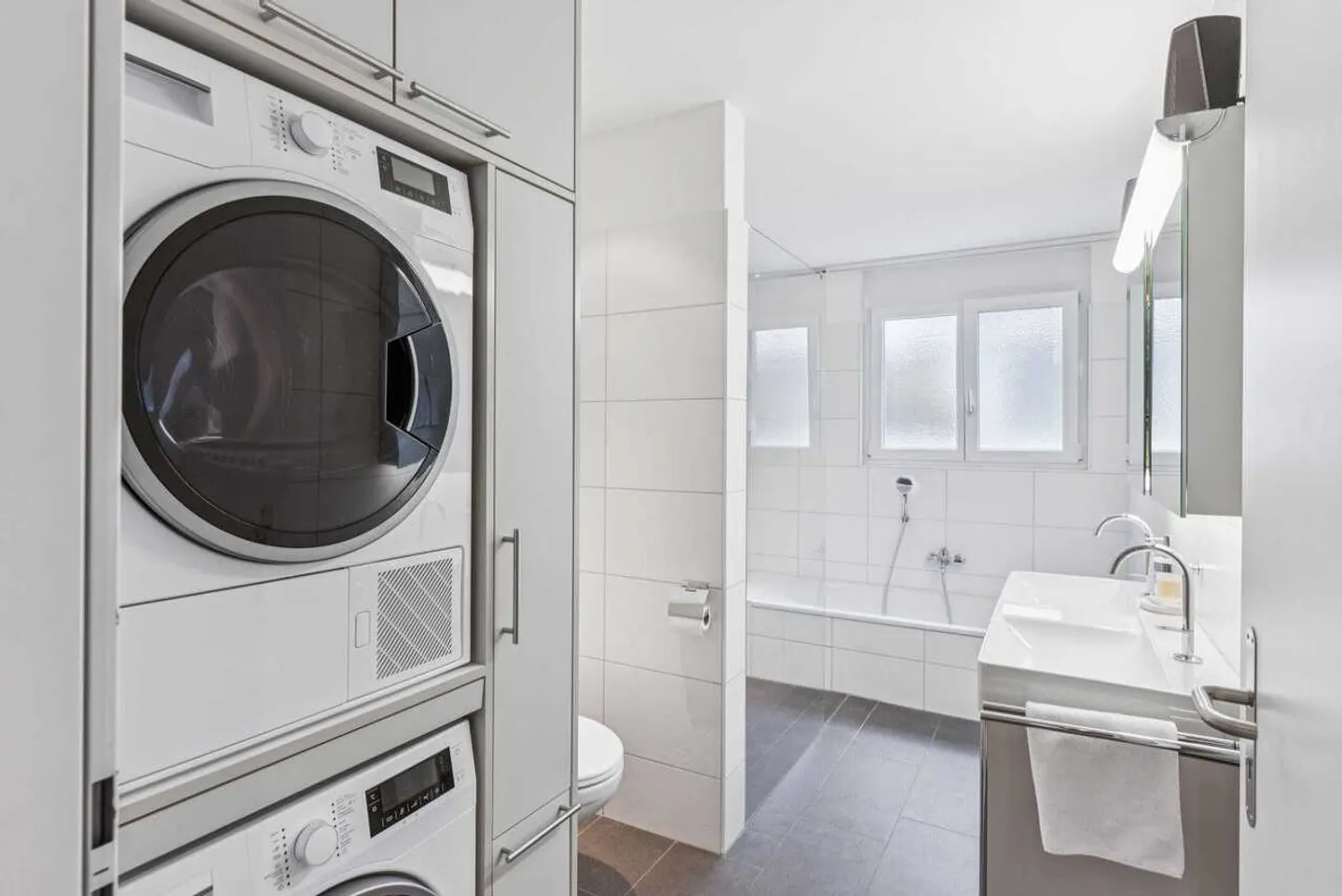 Grosszügige 5.5-Zimmer-Gartenwohnung in Abtwil – frisch renoviert und bezugsbereit - Foto 8 von 13