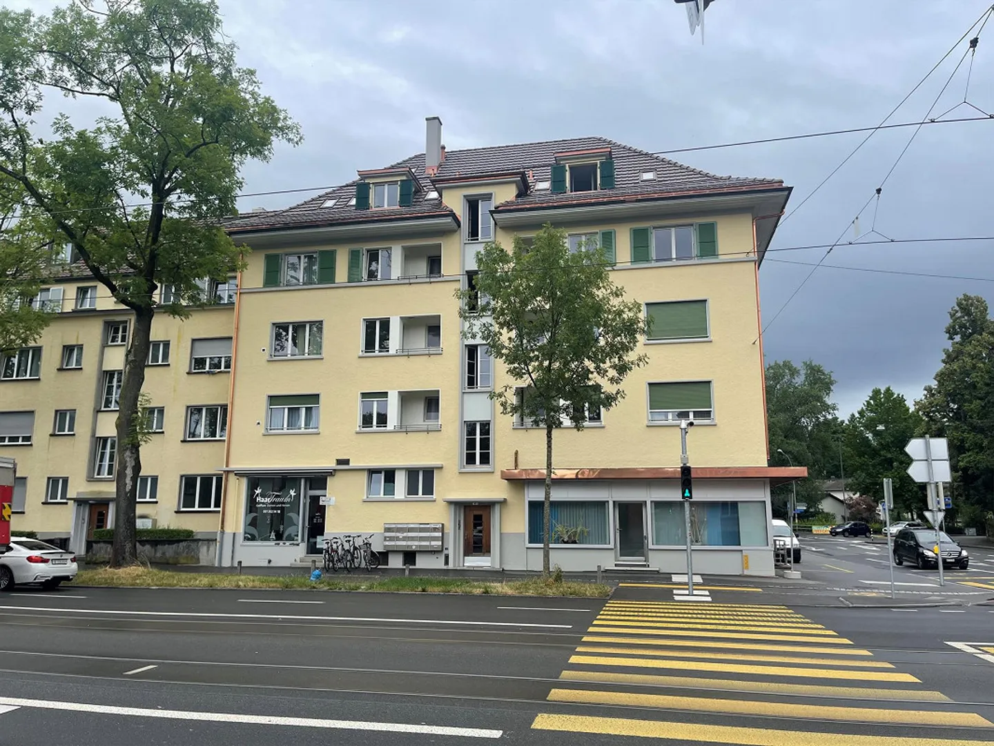 Atelier lumineux dans un emplacement central à Bern Ostring - Photo 1 sur 5