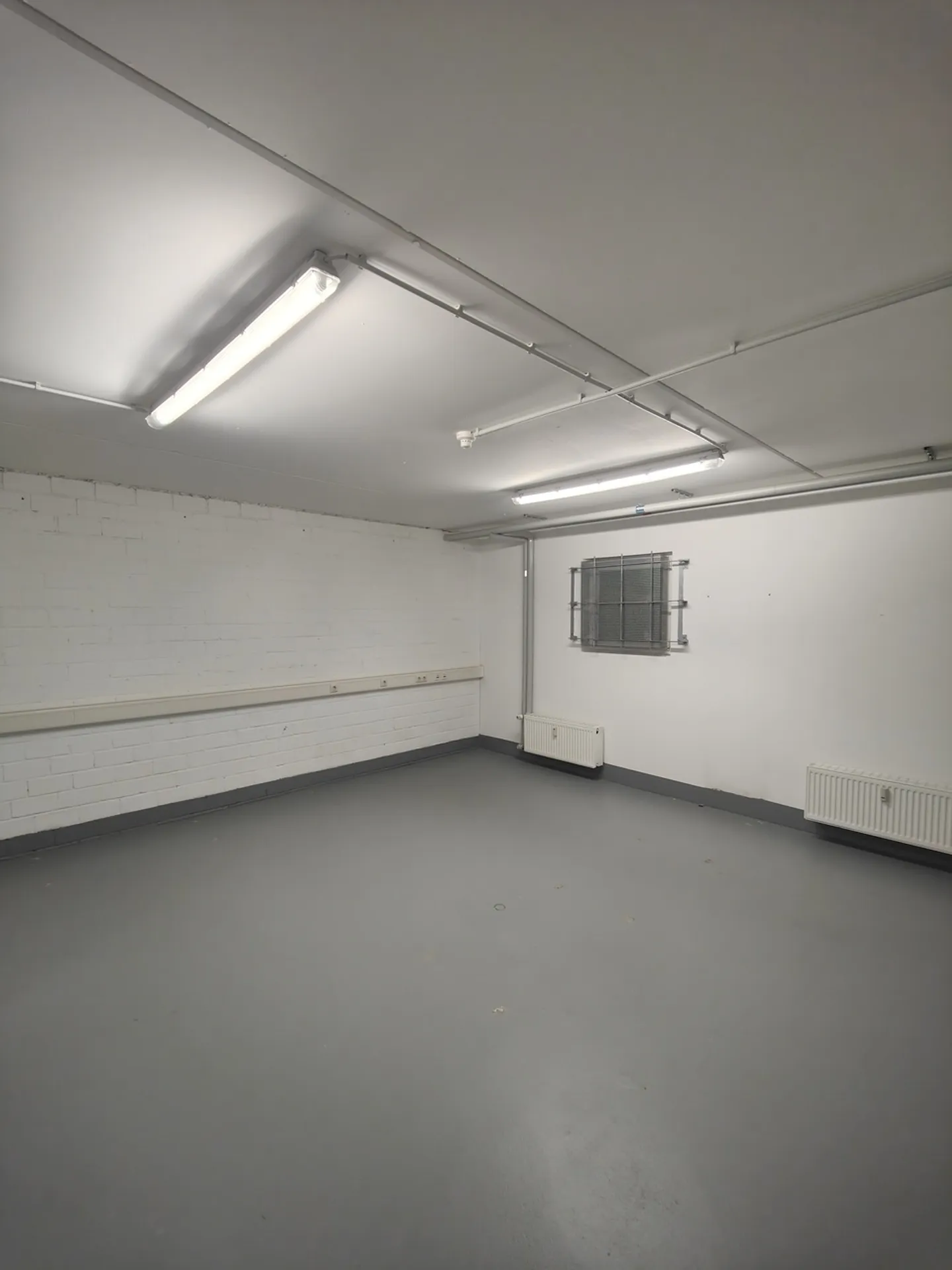 30m2 Salle de stockage Cologne - Colonia-Allee 13 - Photo 6 sur 9