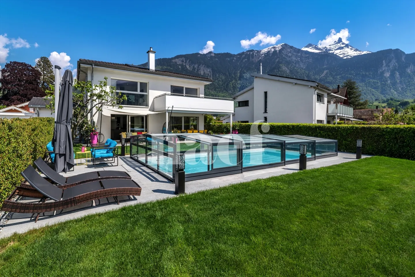 Charmantes Einfamilienhaus mit Pool - Foto 2 von 13