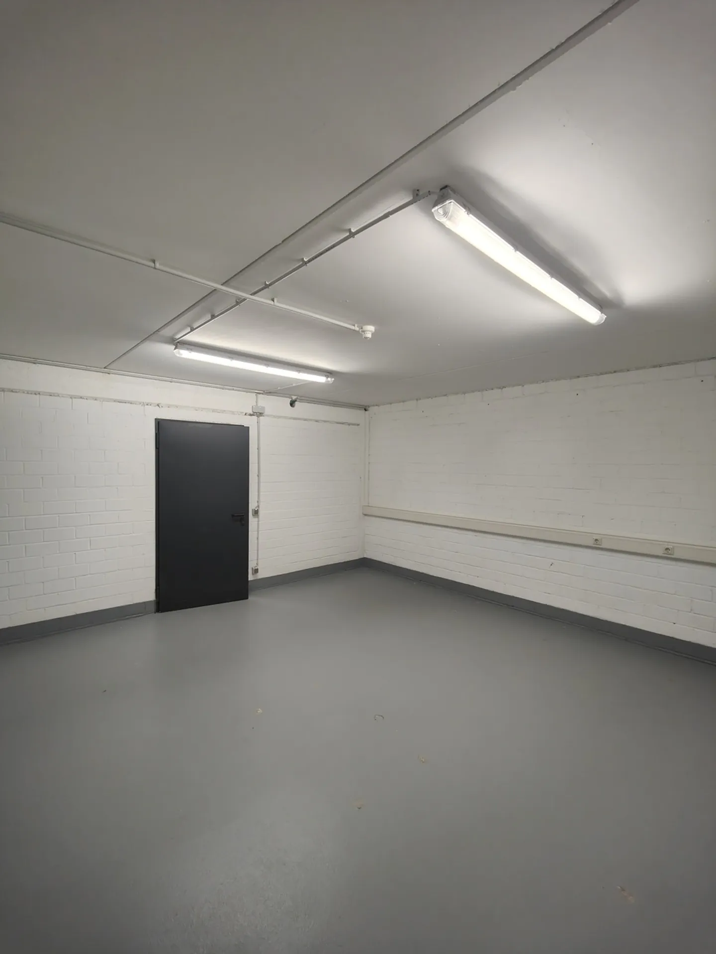 30m2 Salle de stockage Cologne - Colonia-Allee 13 - Photo 7 sur 9