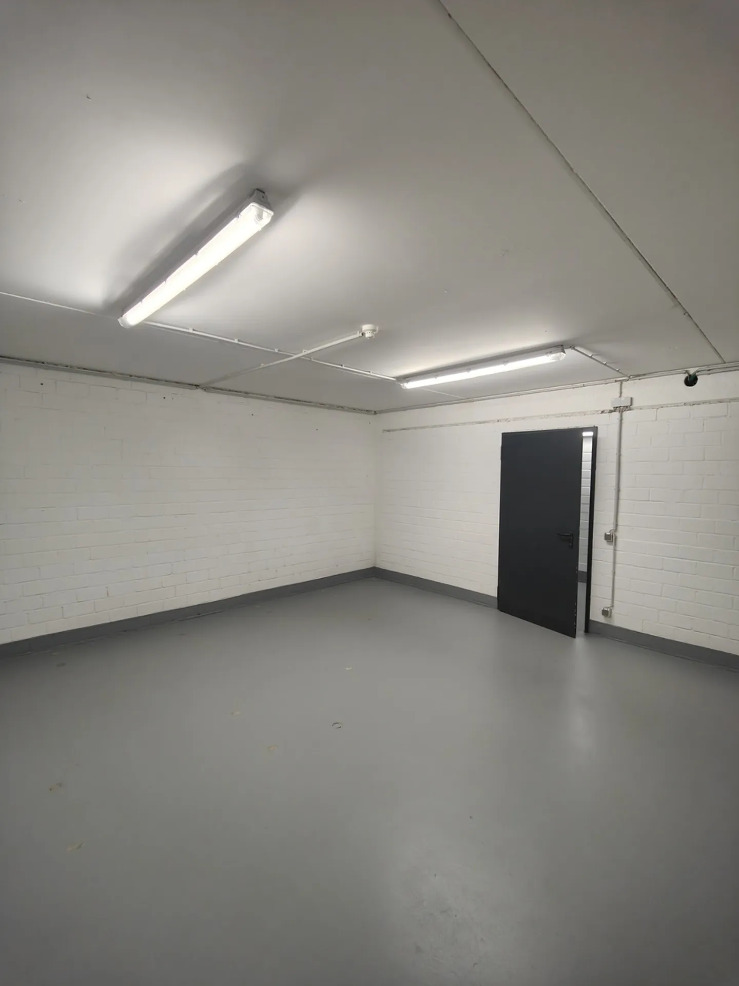 30m2 Salle de stockage Cologne - Colonia-Allee 13 - Photo 8 sur 9