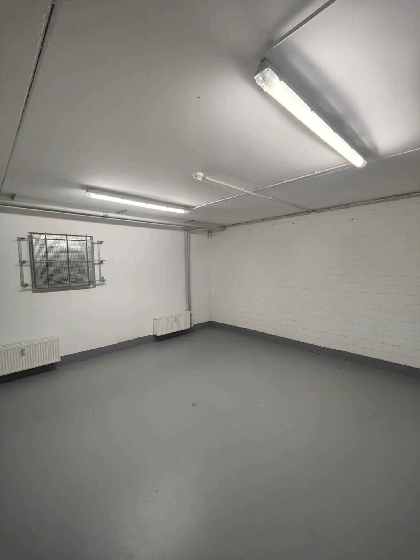 30m2 Salle de stockage Cologne - Colonia-Allee 13 - Photo 5 sur 9